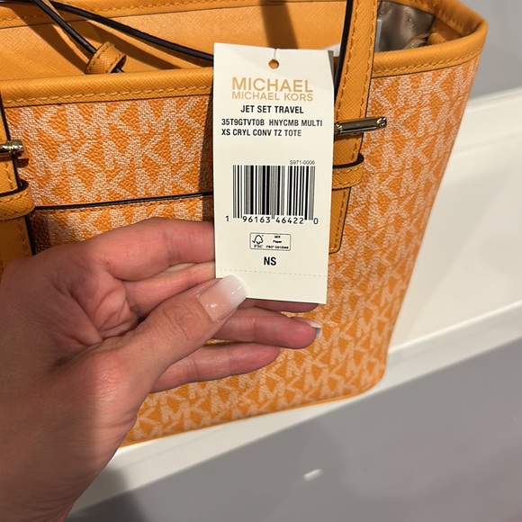 Michael Kors Small Jet Set Travel - Picture 6 of 7